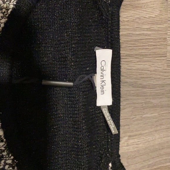 Calvin Klein knit sweater - Picture 2 of 5